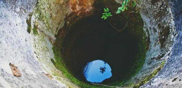 Salyanda 4 yaşlı uşaq su quyusuna yıxılaraq ölüb