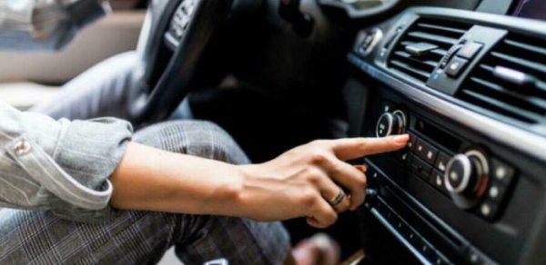 Avtomobili yüksək səslə idarə edənləri hansı cəza gözləyir? - VİDEO