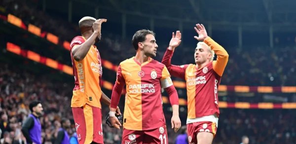 "Qalatasaray" "Başakşəhər"i məğlub edərək liderliyini möhkəmlətdi