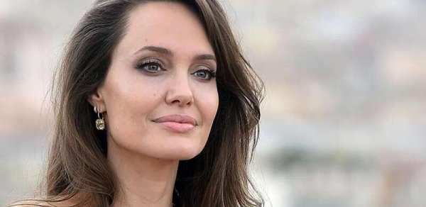 Ancelina Coli özünü öldürmək üçün “killer” tutub