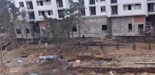 Xətai sakinlərindən narazılıq: Tullantılar yandırılır, tüstü mənzillərə dolur