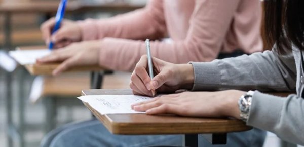 4 nəfər buraxılış imtahanından xaric edildi - Telefon aşkarlanıb