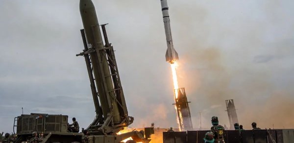 İran Təl-Əvivə hücum zamanı yeni ballistik raketlərdən istifadə edib