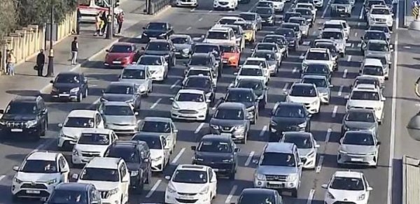 Bakıda bu yollarda sıxlıq var - SİYAHI