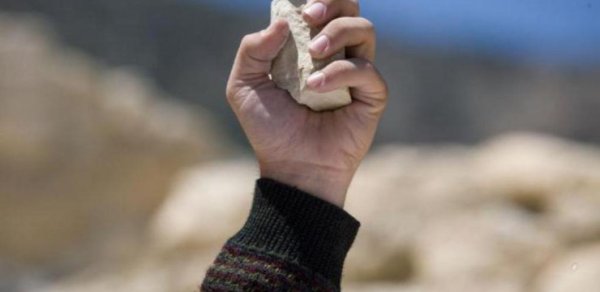 Sürət qatarına daş atan daha 4 yeniyetmə müəyyən edildi