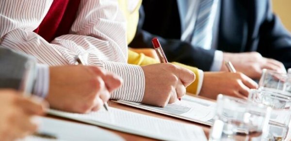 Bu müəllimlər 5 və ya 7 ildən bir attestasiyadan keçirilməlidir