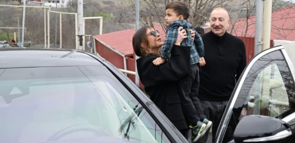 "Sənin maşınını istəyirəm" - Balaca Ayazın Prezidentdən istəyi - FOTOLAR