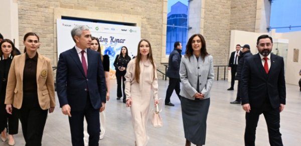 Alena Əliyeva “Çərçivədən kənar” sərgisində - FOTOLAR