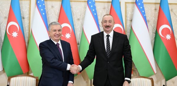 İlham Əliyevlə Şavkat Mirziyoyev arasında telefon danışığı oldu