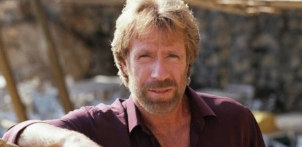 Çak Norris xəstəxanaya yerləşdirildi