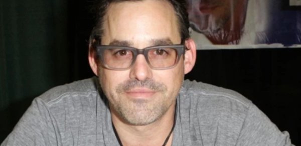 Məşhur aktyor 54 yaşında vəfat etdi