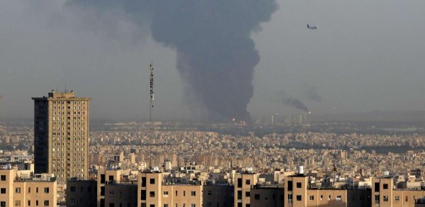 İsfahanda azı 6 güclü partlayış baş verib