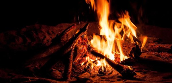 Tonqalda baş berən partlayışda xəsarət alanların kimliyi məlum olub