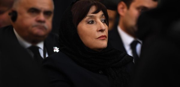 II İlya dəfn olunub, mərasimdə Sahibə Qafarova da iştirak edib - FOTOLAR