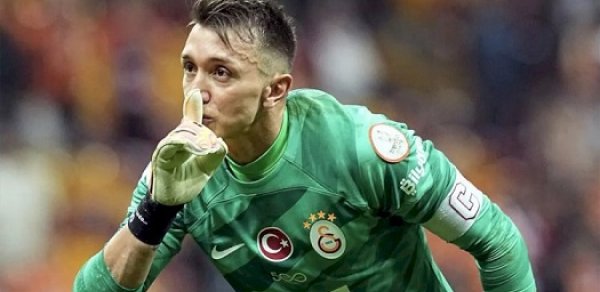 Fernando Muslera yenidən Uruqvay millisinə qayıdıb