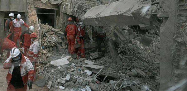 İranın Qum və Urmiya şəhərlərinə raket zərbələri: Ölənlər var