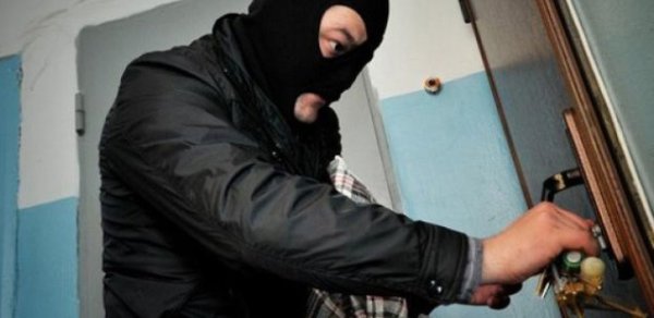 Sabunçuda 6300 dollarlıq oğurluq - Saxlanılan var