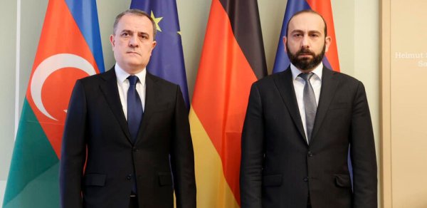 Ceyhun Bayramov və Ararat Mirzoyan arasında telefon danışığı olub