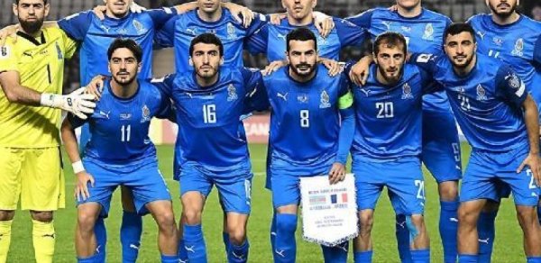 Azərbaycan Sent Lüsiyaya qarşı - Start heyətlər