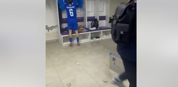 Millimizin stadiondakı paltardəyişmə otağını su basdı - VİDEO