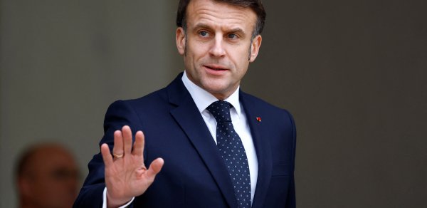 Makron Yaxın Şərqdəki böhran fonunda Yaponiya və Cənubi Koreyaya səfər edəcək