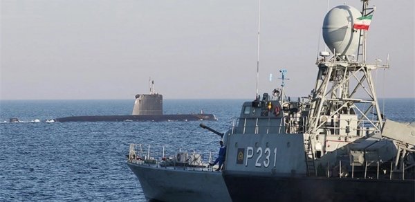 Hörmüz Boğazı bağlandı, 20 min dənizçi dənizdə qalıb