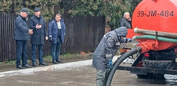 Bakıda iki icra başçısı subasma hadisəsi baş verən əraziyə gəliblər