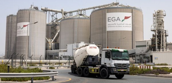 İran BƏƏ-nin ən böyük sənayə mərkəzini vurdu