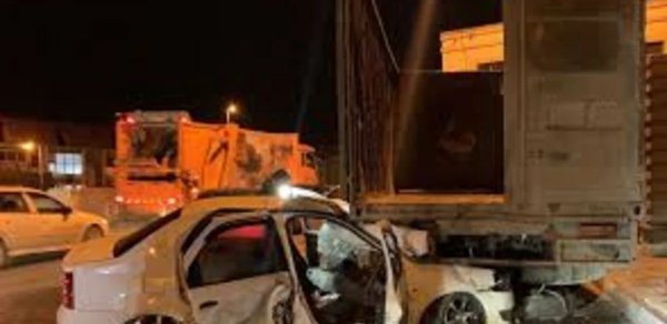 Minik avtomobili "KamAZ"a çırpıldı, sürücü hadisə yerində öldü