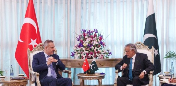 Türkiyə və Pakistan XİN başçılarının görüşü keçirilib