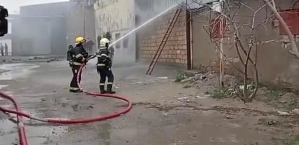 Binəqədidə yerləşən anbarda yanğın başlayıb