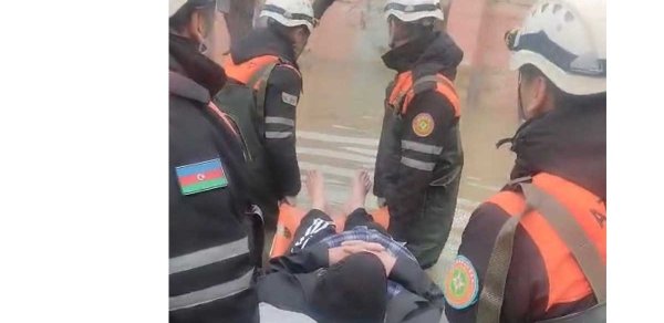 FHN su basmış ərazilərdən 278 nəfəri təxliyə edib - VİDEO