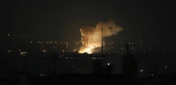 Tehran zərbələr altında: Hərbi obyektlər vuruldu, işıqlar söndü