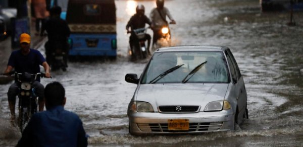 Pakistanda güclü yağışlar can aldı
