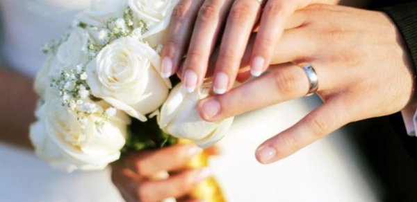 Ağcabədidə qanunazid toy: Bələdiyyə sədrinin bacısı uşaqları evləndilər