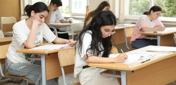Bazar günü 50 minə yaxın şagird üçün buraxılış imtahanı keçiriləcək