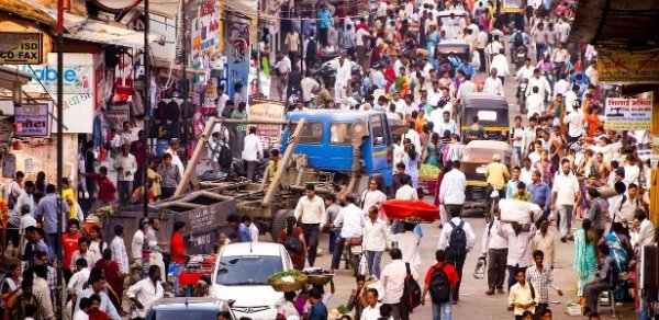 Hindistanda siyahıyaalma başlayır: Qapı - qapı gəzəcəklər