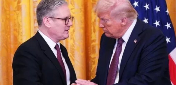 Tramp Britaniya Baş nazirini sərt tənqid edib