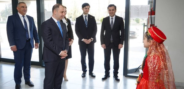 Kənan Kərimzadə Lənkəranda təhsil müəssisələrini ziyarət etdi