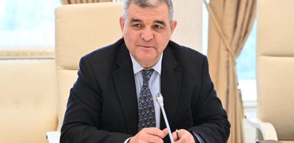 Fazil Mustafa baba oldu