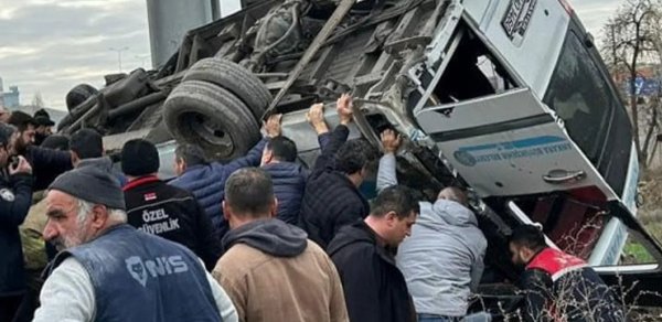 Ankarada avtobus piyada keçidinə çırpıldı - ÖLƏNLƏR VAR