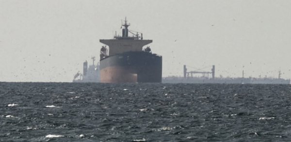 İran humanitar mallar daşıyan gəmilərin Hörmüzdən keçməsinə icazə verib