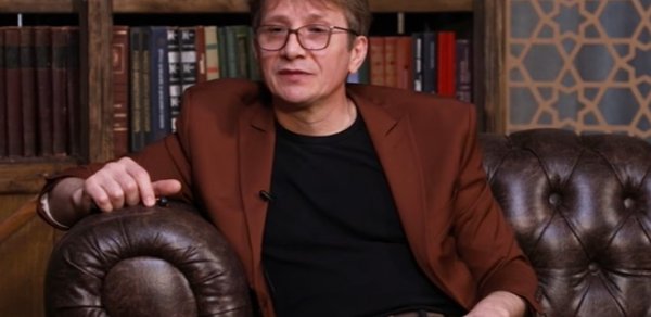 "Bizdə istedadlı, tərbiyəli insanları yox, məşhurları sevirlər"