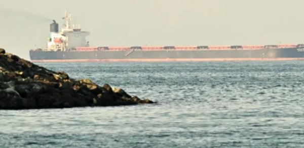 Üç minə qədər gəmi Hörmüz boğazından keçə bilmir