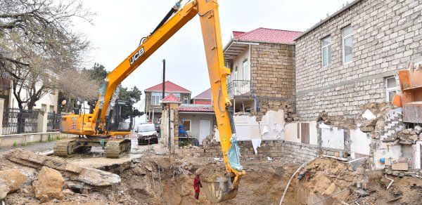 Kollektorun üzərində tikilən ev söküldü, xəttin bərpası işlərinə başlanıldlı