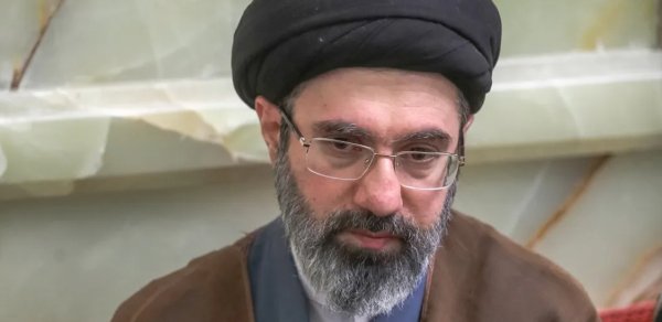 Müctəba Xamenei ağır vəziyyətdədir və ölkəni idarə edə bilmir