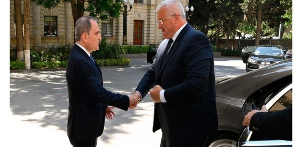 Ukraynanın xarici işlər naziri Ceyhun Bayramova zəng edib