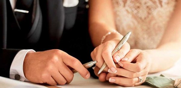 Azərbaycanda 200-dən çox kişi arvadının soyadını götürüb - Son 3 ildə