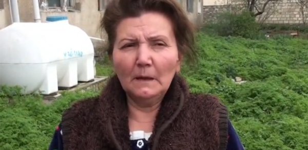 “Uşaqları diləndirir, məcbur maşınların şüşəsindən içəri girirlər” - Video