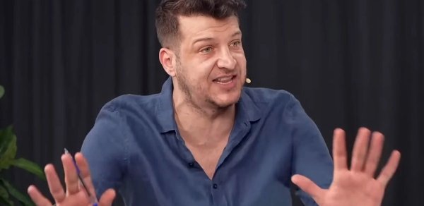 Türkiyəli keçmiş futbolçu saxlanıldı